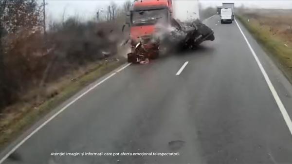 Supraviețuitor al accidentului din Timiș, contrazis de firma care a închiriat microbuzul: Nu avea lane assist