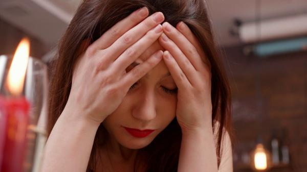 De ce se simt tinerii de 20 de ani ca şi cum ar avea 60. Specialiştii spun că e perfect normal