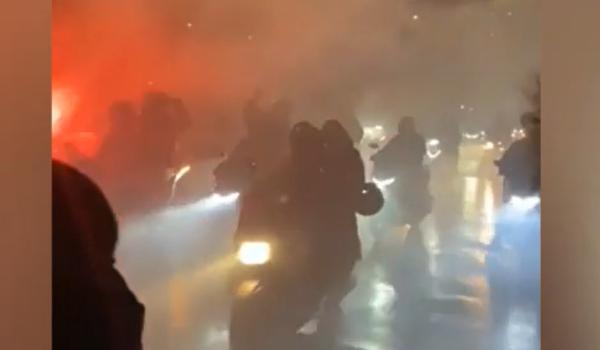 Grecia, în doliu după tragedia din Timiș. Sicriele fanilor PAOK au fost escortate de sute de motociclişti