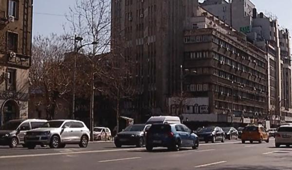 Şi-a asigurat buzunarele cu banii clienţilor pentru poliţe RCA. Un bărbat a pierdut 20.000 de lei dintr-un foc