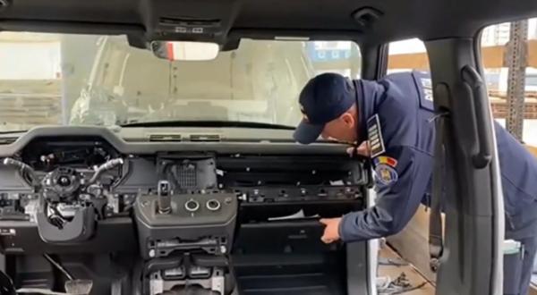 Nouă metodă de furt şi trafic de maşini. Cum credeau samsarii că ocolesc embargoul impus Rusiei de UE