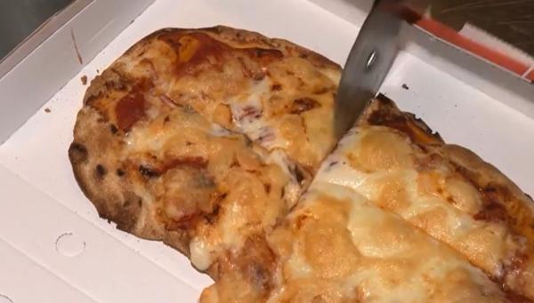 Pinsa, alternativa la pizza: care sunt diferențele și de ce prima devine tot mai populară