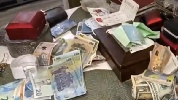 Descinderi la Brăila într-un dosar de contrabandă cu bijuterii. Peste 3 kilograme de aur descoperite