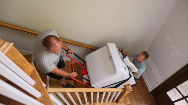 Producătorii de electronice şi electrocasnice vor fi obligaţi să le repare şi după expirarea garanţiei