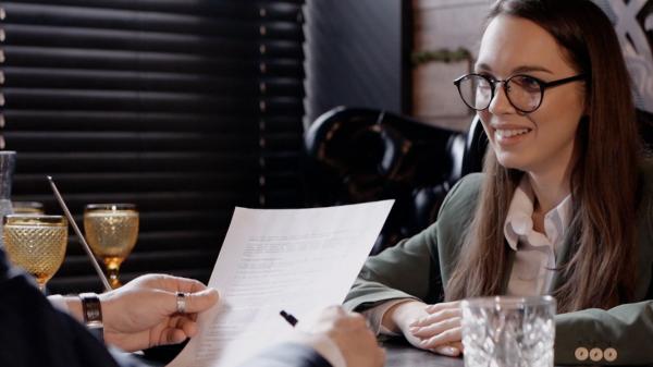 Meseriile la care românii au aplicat cel mai mult. Salariul mediu e 4.000 de lei net