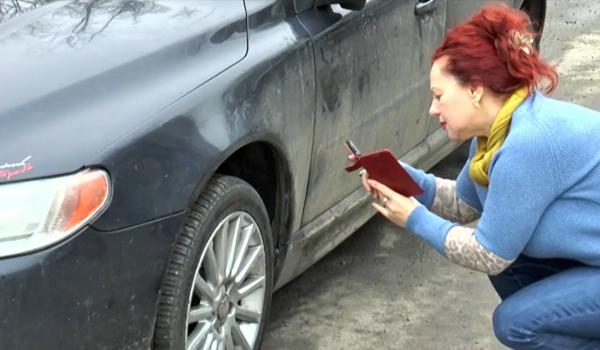 Cum îţi recuperezi paguba dacă ţi-ai stricat maşina în gropile din Capitală