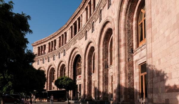 Destinaţia de vacanţă devenită hit printre românii dornici de călătorii. "Oraşul roz", atracţia principală