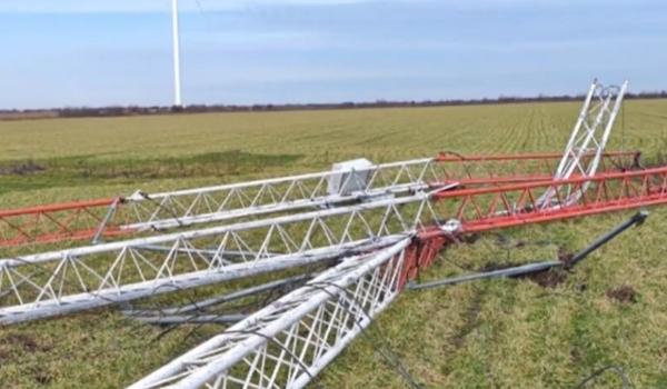 Doi hoţi din Vrancea ar fi provocat pagube de milioane de euro la parcurile eoliene. Atacurile, fără precedent