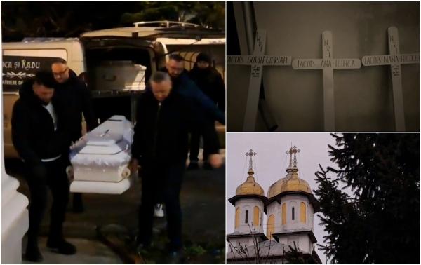 Momente sfâşietoare la priveghiul soţilor Iacob. Trei cruci, două sicrie albe şi un copilaş în braţele mamei