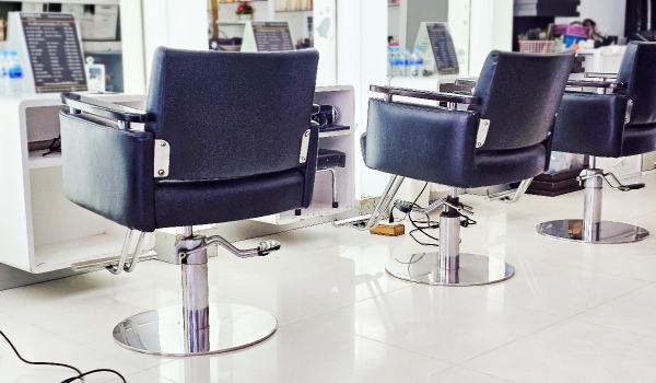 Saloanele au ajuns pe mâna inspectorilor ANPC. Neregulile grave care pot pune în pericol sănătatea clienţior