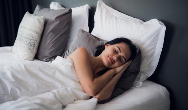 Trei obiceiuri de bază pentru un somn mai bun