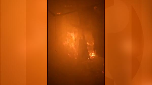 Copilul de 3 ani din Iaşi, salvat ca prin minune din flăcări. Incendiul a pornit de la o priză de lângă pat