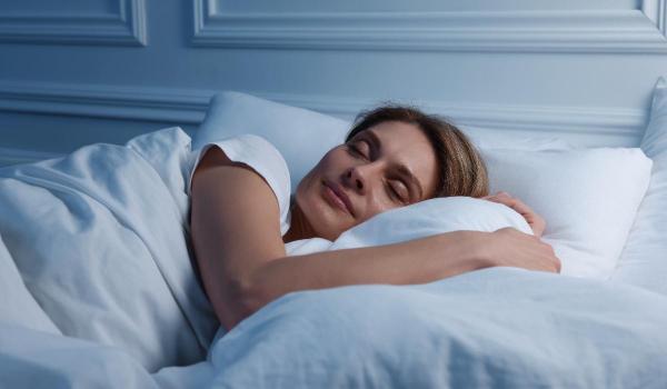 Românii dorm tot mai puţin şi prost. Recomandarea specialiştilor pentru un somn odihnitor