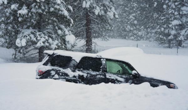 Europa, lovită de ninsori şi inundaţii: "Situaţia este foarte rea"