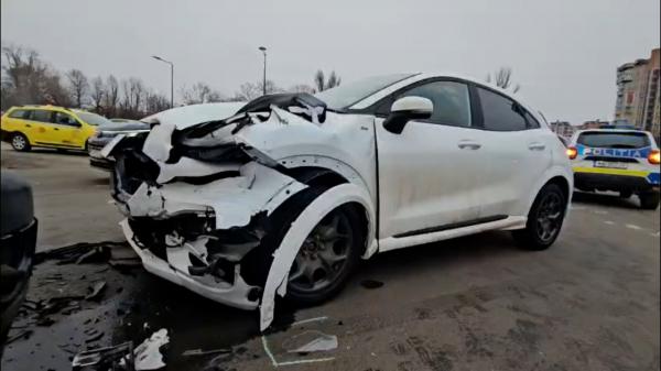 De ce nu mai fac şoferii "amiabilă" la accidente. Plătesc reparaţiile din banii lor