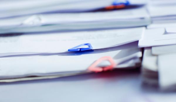 Black Friday administrativ. Lipsa unui document banal a dus la vânzarea unei comune din Iaşi