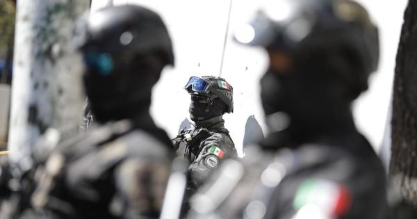 Scene de război în Mexic, după uciderea lui El Mencho: "Nu avem voie să plecăm, nu se ştie nimic"