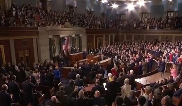 Trump: Oamenii îmi spun "câştigăm atât de mult, nu ştim ce să mai facem"