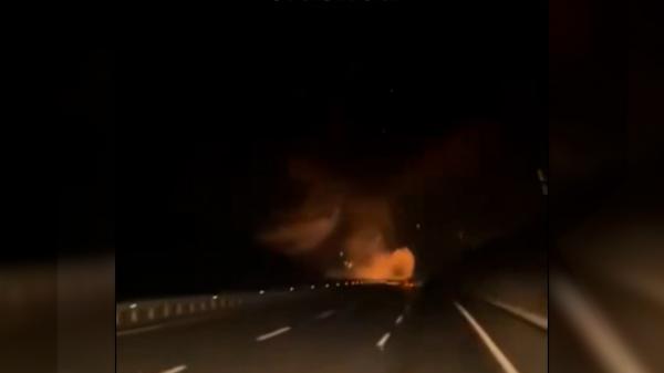 Un avion F-16 s-a prăbușit în apropierea unei autostrăzi din vestul Turciei. Pilotul a murit