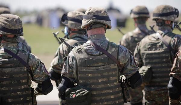 Cabană construită ilegal în incinta unei unităţi militare, dată spre închiriere. Nereguli descoperite la MApN