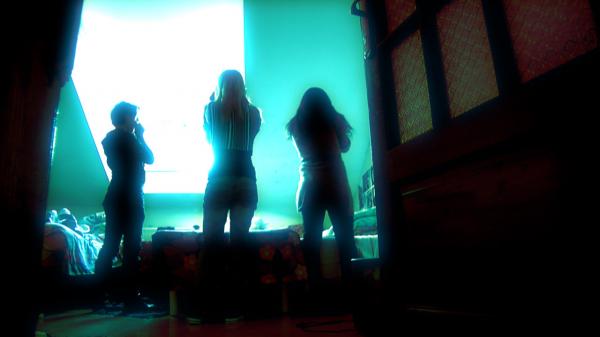 Cum ajung tinerele în plasa proxeneţilor. Metoda "loverboy", explicată de un specialist ANITP