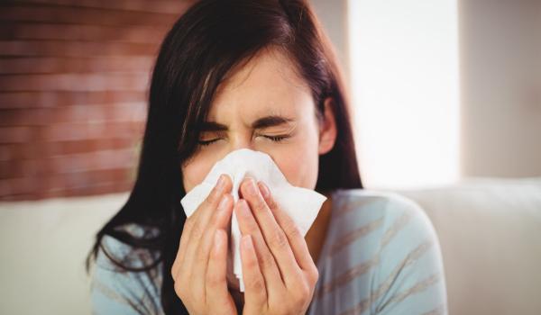 Vremea care ne aduce răceala. Sfaturi pentru perioadele cu zile calde şi nopţi reci