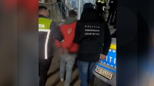 Mamă și fiică, atacate în propria casă de un bărbat de 23 de ani. I-au dat toți banii pe care îi aveau