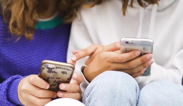 Greșeala care te poate lăsa fără bani când folosești Wi-Fi gratuit: "Nu mă gândesc prea mult la asta"