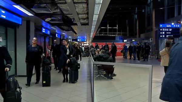 Cât a plătit o româncă pe trei bilete pentru a se întoarce din Dubai