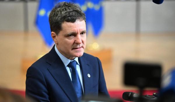 Nicușor Dan, la protestul faţă de numirile din Justiție: "Credeți că m-am cotit ca să stau în puf?"