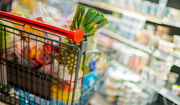 Alimentul care a devenit un lux, dar la care românii nu vor să renunţe. Vânzările au crescut cu 50%