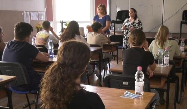 Simulările pentru examenele naţionale, sub semnul întrebării. Profesorii amenință cu boicotul