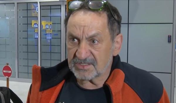 "Au tras cu armele, au incendiat". Mărturiile românilor repatriaţi din Pakistan, evacuaţi de la 7.000 de metri