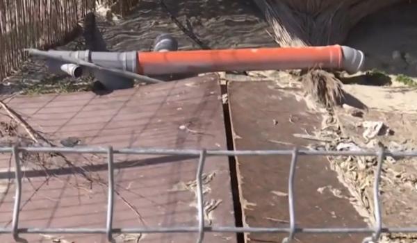 Pericole pe plajele din Năvodari. Ministrul Mediului: "Nu aţi fost supăraţi când aţi câştigat contractele"