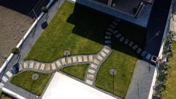 Primăvara începe în grădină. Cât costă să transformi curtea într-o oază de verdeață