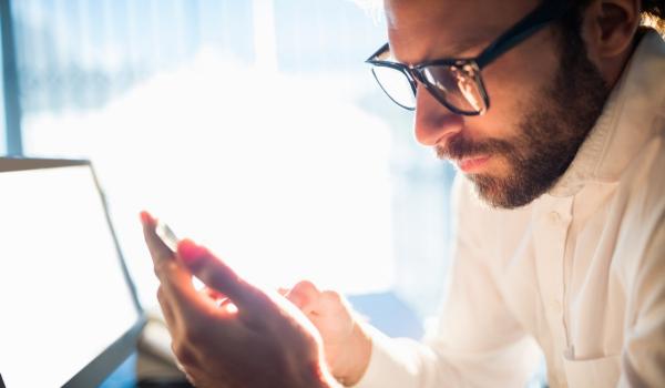 Suntem campioni la stat pe Tik Tok şi Facebook şi codaşi când vine vorba de digitalizare