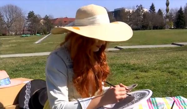 Cum pot fi transformate hainele vechi din dulap în piese vestimentare unicat