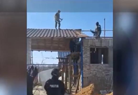 Bărbat din Argeş, împuşcat de mascaţi după ce a vrut să înjunghie cu sabia un luptător SAS