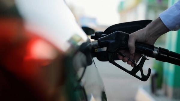 Şeful OMV nu vrea plafonarea combustibililor: cine nu mai poate plăti să meargă pe jos