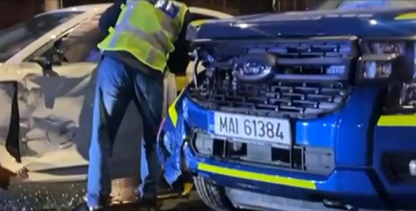 Accident în Suceava. Mașină de criminalistică lovită în misiune, trei persoane au ajuns la spital