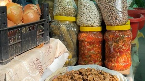 Postul Paștelui, tot mai scump. Verdețurile se vând la preț de lux în piețe