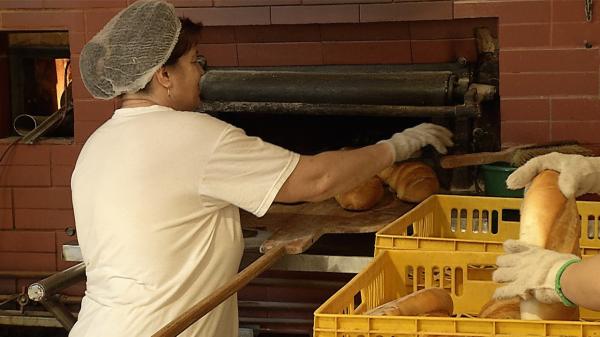 Războiul scumpește și pâinea. Expert: Populația e deja sărăcită de inflație, riscă să scadă vânzările