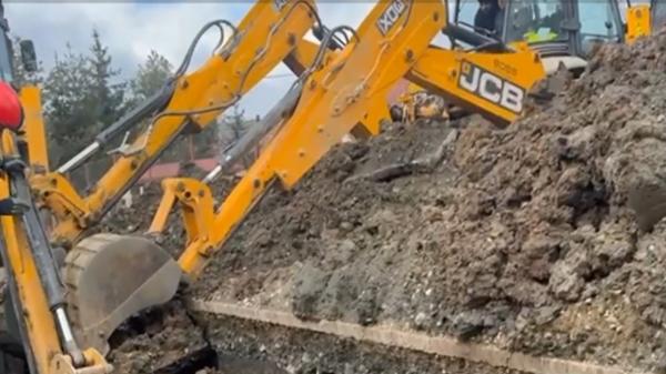 Sfârşit tragic pentru un muncitor din Bascov. Malul de pământ s-a prăbuşit peste el în timpul unei lucrări