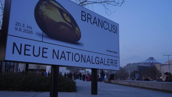 Brâncuși, celebrat la Berlin printr-o expoziție de amploare: sute de oameni stau la coadă să-i vadă operele