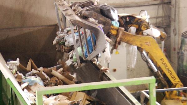 Cum funcţiona schema mafiei deşeurilor, prin care zeci de firme au furat aproape 50 de milioane de euro