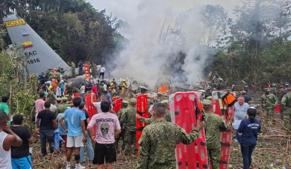 66 de morţi, după ce un avion militar s-a prăbuşit în Columbia. Secundele de dinaintea dezastrului, filmate