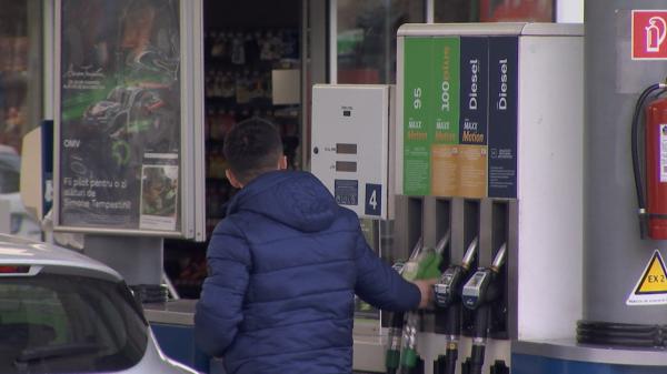 O ţară vecină cu România are 7,34 lei litrul de benzină. Ajutor pentru familii, de 20 de euro pe lună