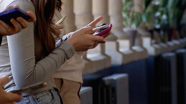 Tehnici moderne de învăţare. Cum folosesc elevii tehnologia pentru a învăţa operele clasice