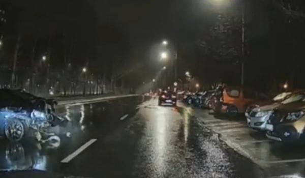 Tânărul care a lovit 8 maşini, în Bucureşti, i-ar fi minţit pe poliţişti. Accidentul, surprins de camere