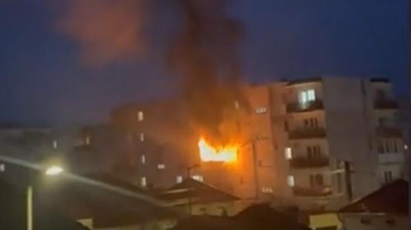 Incendiu la un apartament din Gherla. Focul ar fi pornit de la o ţigară